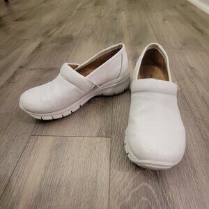 Nurse Mates Libby Nursing Shoes Slip on sz 9 White Leather Comfortable Working